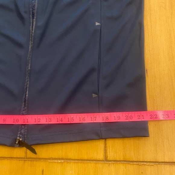 Vineyard Vines Women’s Blue Fairhaven Vest Outerwear New medium, damaged zipper - Picture 10 of 13